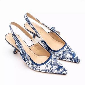 SOLD Gorgeous Kitten Heeled Sling-Back Shoes.